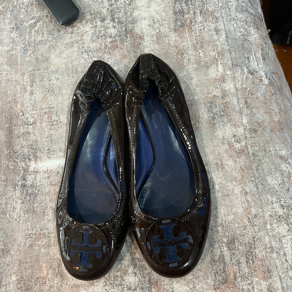 Shoes - Picture 3 of 4